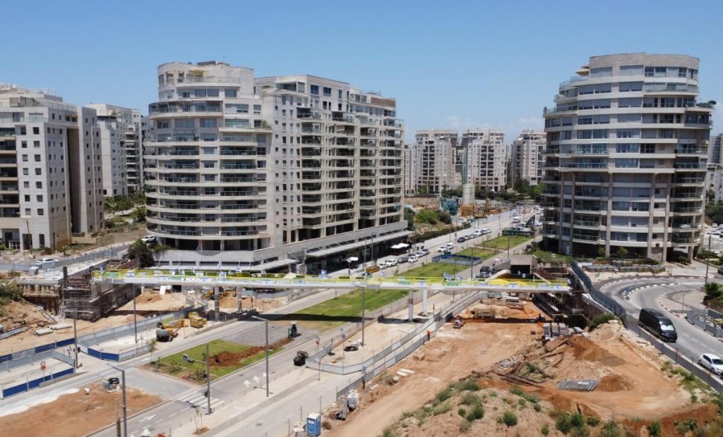 גשר איינשטיין - מחבר בין שכונת נופי ים לשכונת ל׳ החדשה