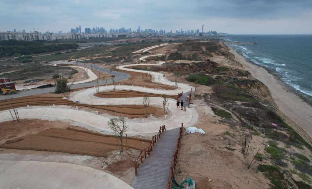 טיילת הפארק החופי צילום: יותם מונק