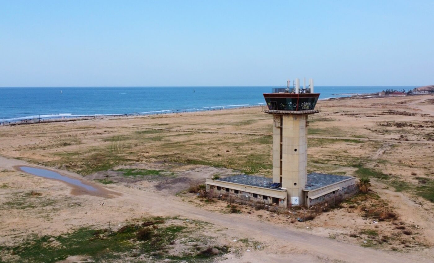 מגדל הפיקוח - שריד אחרון משדה התעופה "שדה דב"