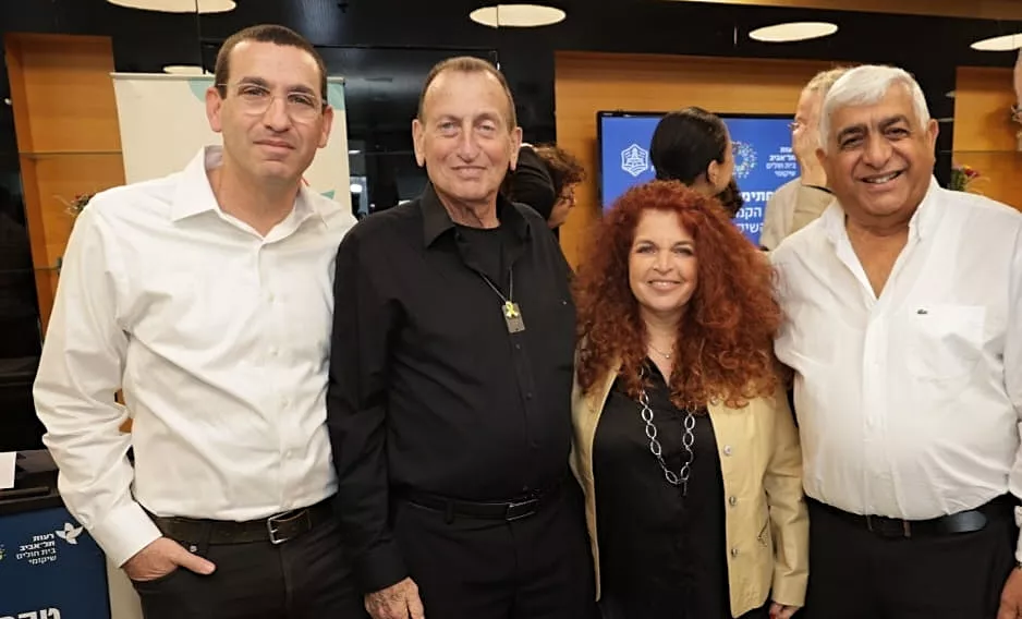 עמי אריכא, רון חולדאי