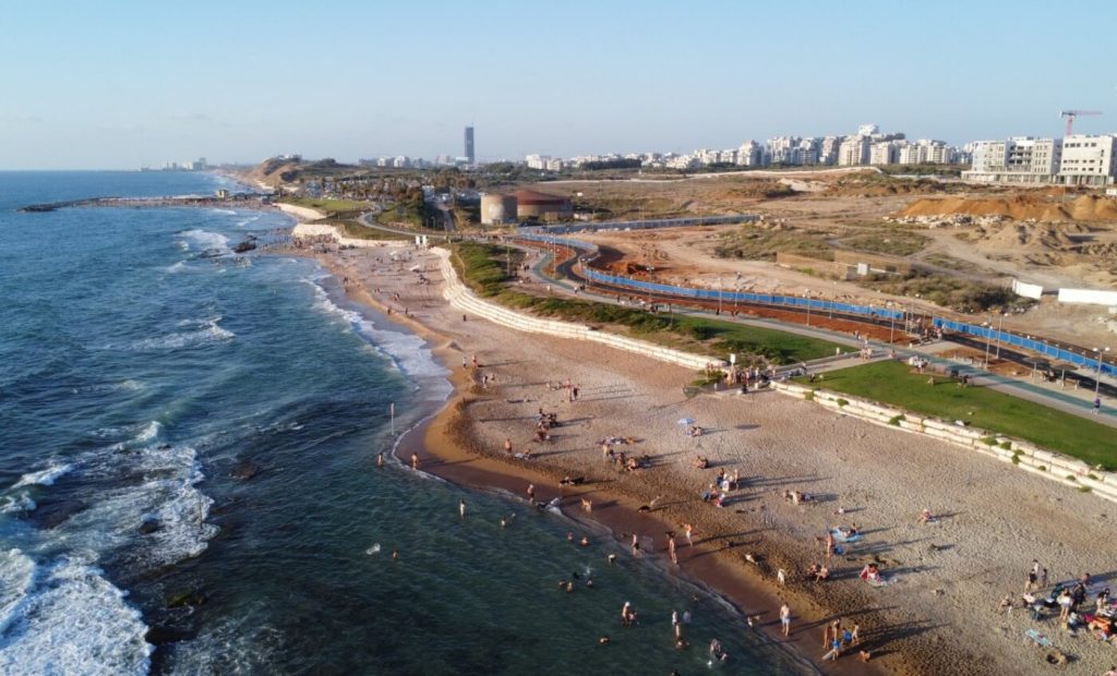 רצועת החוף של רובע שדה דב