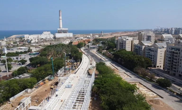 ציר הרכבת הקלה בדרך לרובע שדה דב