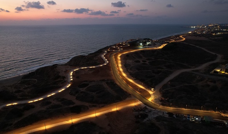 טיילת הפארק החופי, שדה דב. צילום: ליאור לווינגר